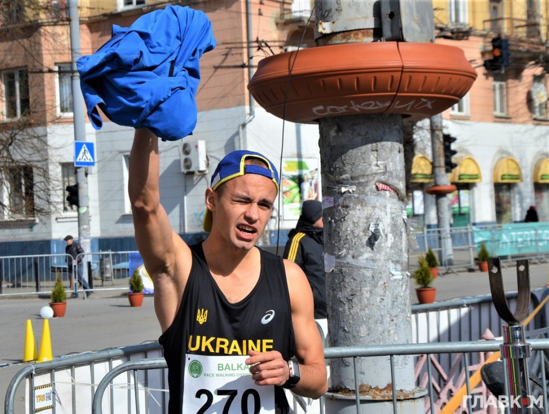 EB8BF168-4E6B-4BA3-89AF-22CBAABF3589