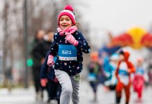 Продовження династії – донька відомих українських атлетів виграла новорічний забіг у Дніпрі