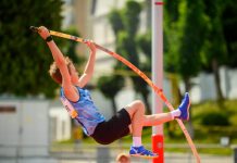 13-річний Матвій Строгалєв вдруге підкорив висоту 4 метри у стрибках із жердиною